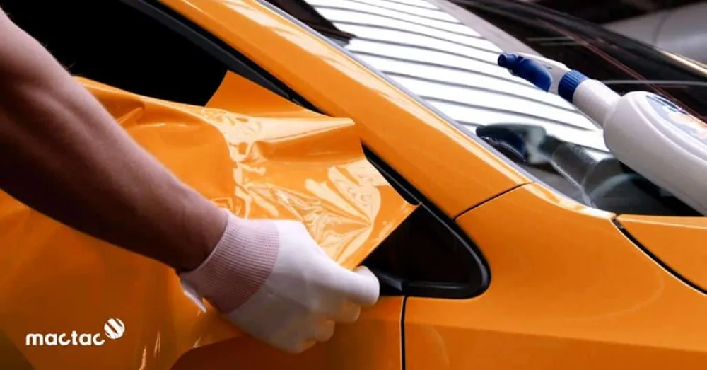 Vinilo fundido Mactac ColourWrap para car wrapping en brillo, mate y metalizado — imagen 2