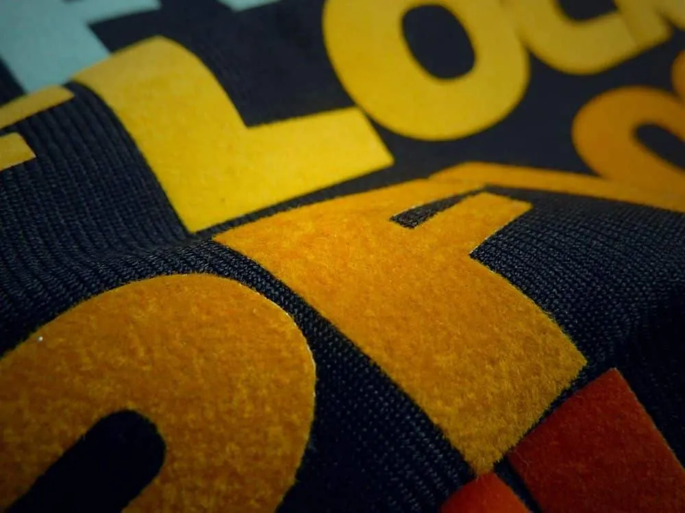 Vinilo textil Poli-Flock efecto terciopelo afelpado para prendas